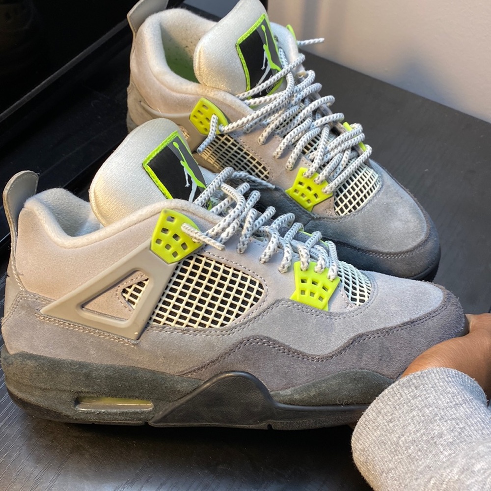 Air Jordan 4 Retro SE “Neon 95”